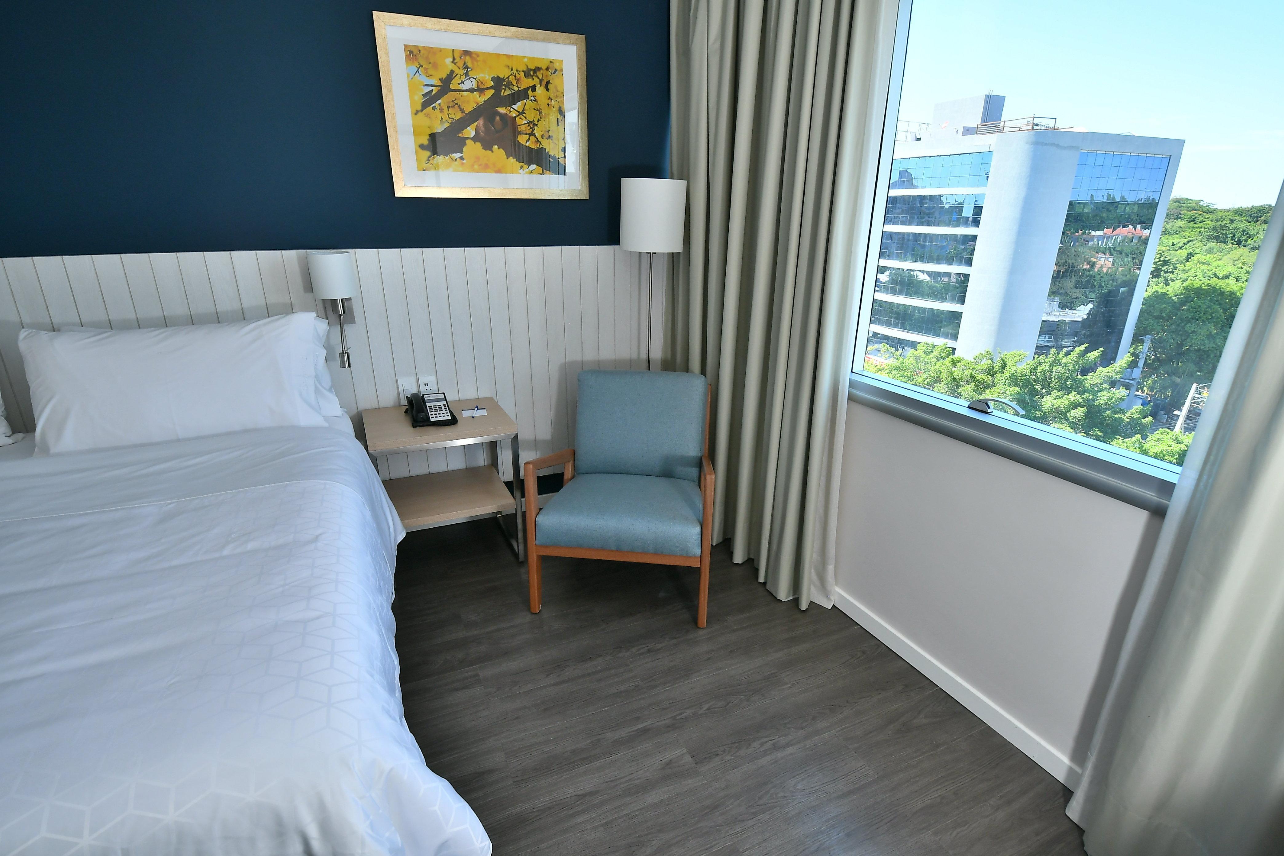 Holiday Inn Express Asuncion Aviadores By Ihg Exterior foto