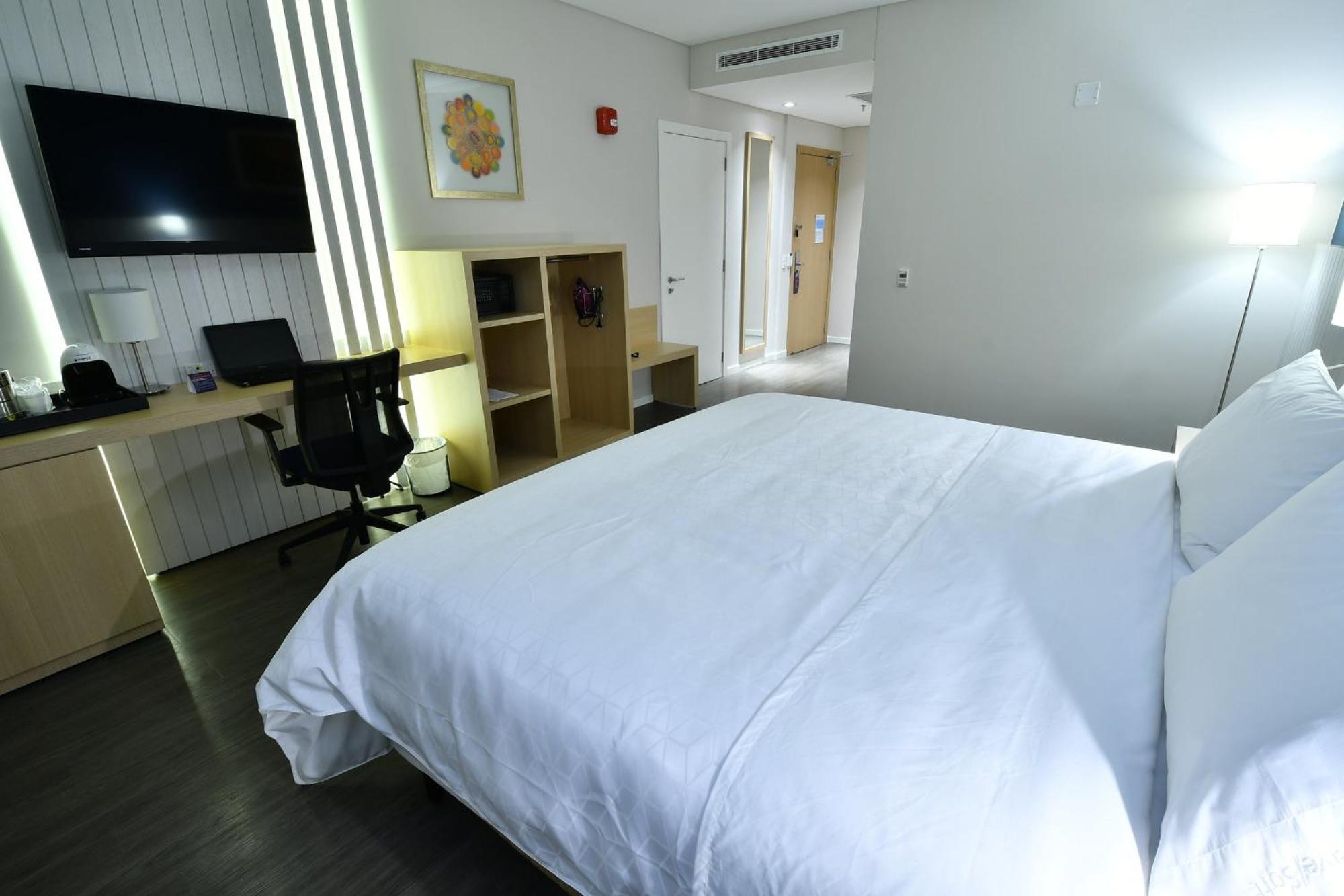 Holiday Inn Express Asuncion Aviadores By Ihg Exterior foto